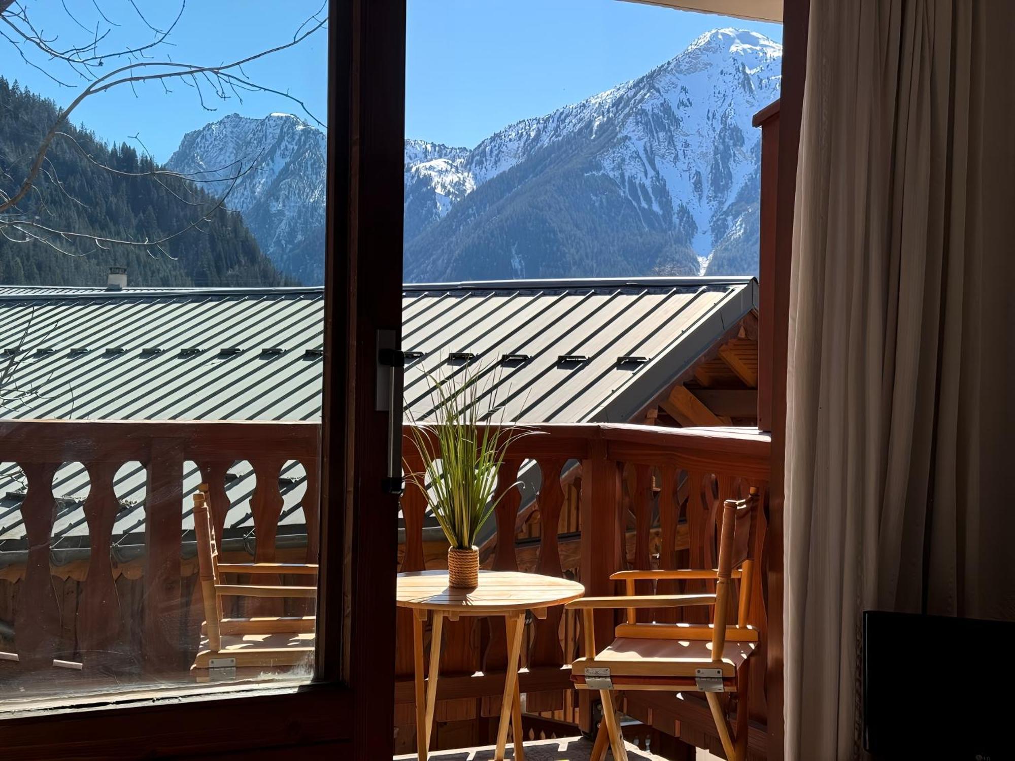 Le Geisha Lumineux Avec Terrasse Appartamento